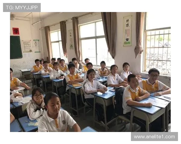 韩硕的成长之路:从青涩少年到职场精英的奋斗故事